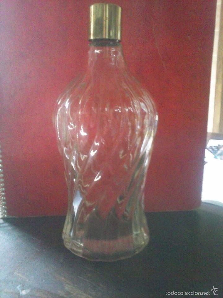 Botellas antiguas: BOTELLA DE COLONIA . - Foto 1