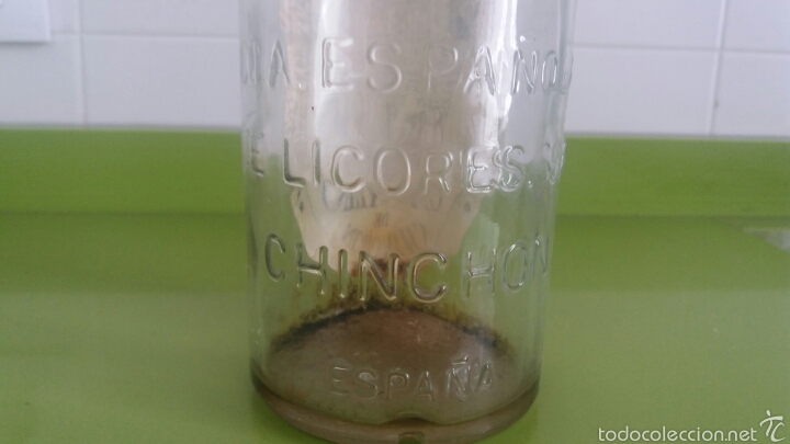 Antique bottles: Antigua botella 1 Litro de licores el Castillo de chinchon