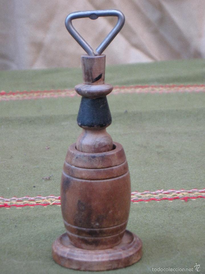 Botellas antiguas: ABREBOTELLAS EROTICO. - Foto 2