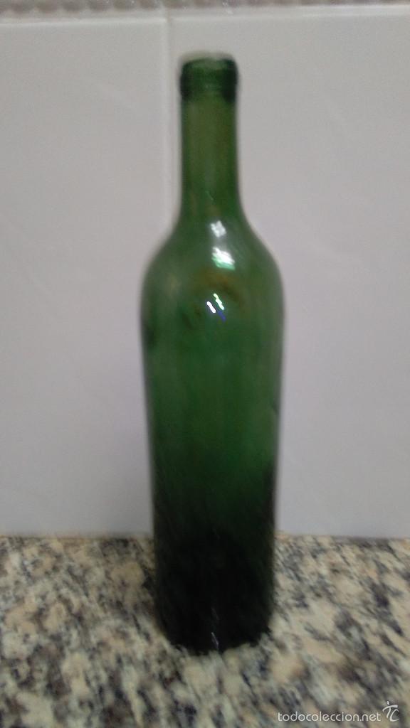 Botellas antiguas: BOTELLA VERDE BASE HUNDIDAD - Foto 2
