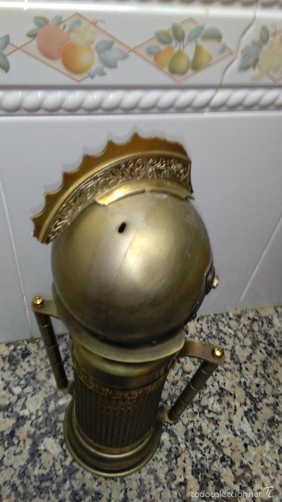 Botellas antiguas: ANTIGUO PROTECTOR DE BOTELLA  CON MUSICA CUANDO SE SACA LA BOTELLA - Foto 7