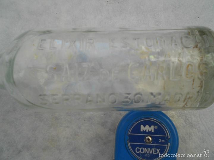 Botellas antiguas: botella elixir estomacal saiz de carlos, serrano 30 madrid - Foto 2
