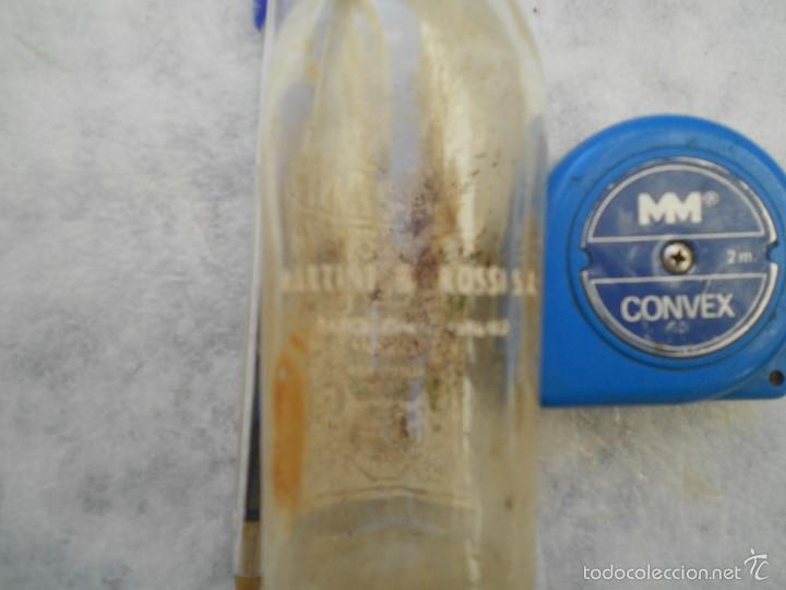 Botellas antiguas: botella peque&ntilde;a martini - Foto 2