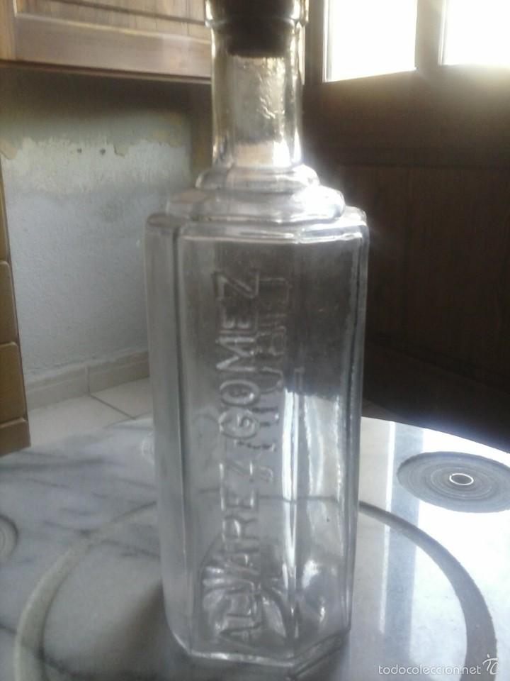 Botellas antiguas: BOTELLA ALVAREZ GOMEZ - MADRID . - Foto 1