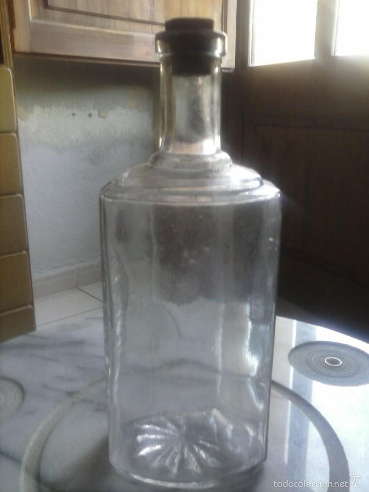 Botellas antiguas: BOTELLA ALVAREZ GOMEZ - MADRID . - Foto 2