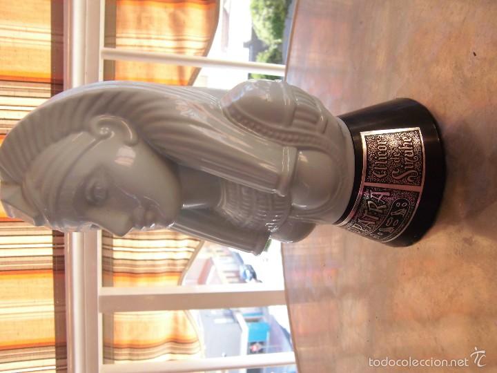 Botellas antiguas: botella cleopatra vacia - Foto 2