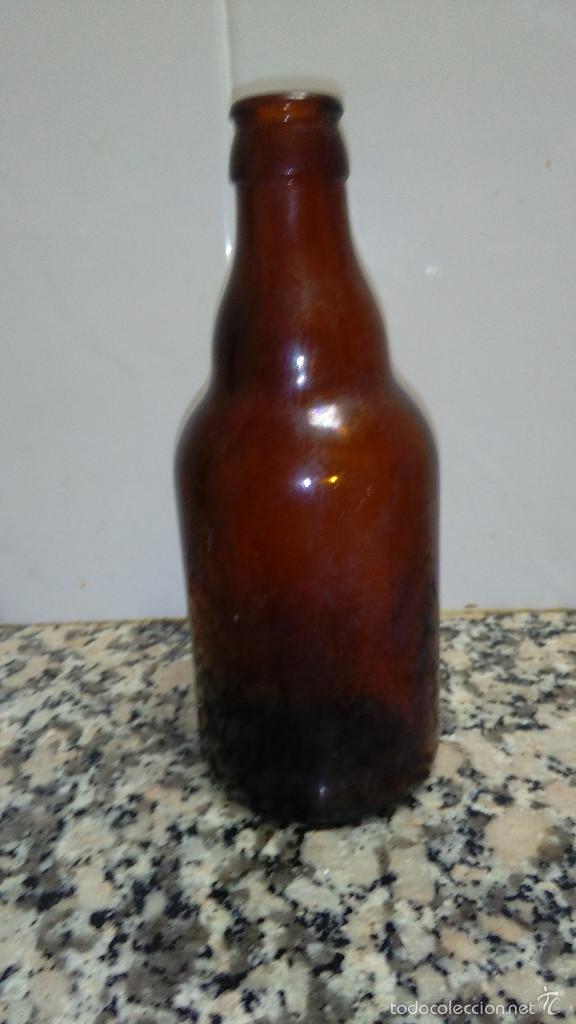 Botellas antiguas: BOTELLA CERVEZA LETRAS Y N&ordm; EN LA BASE - Foto 1