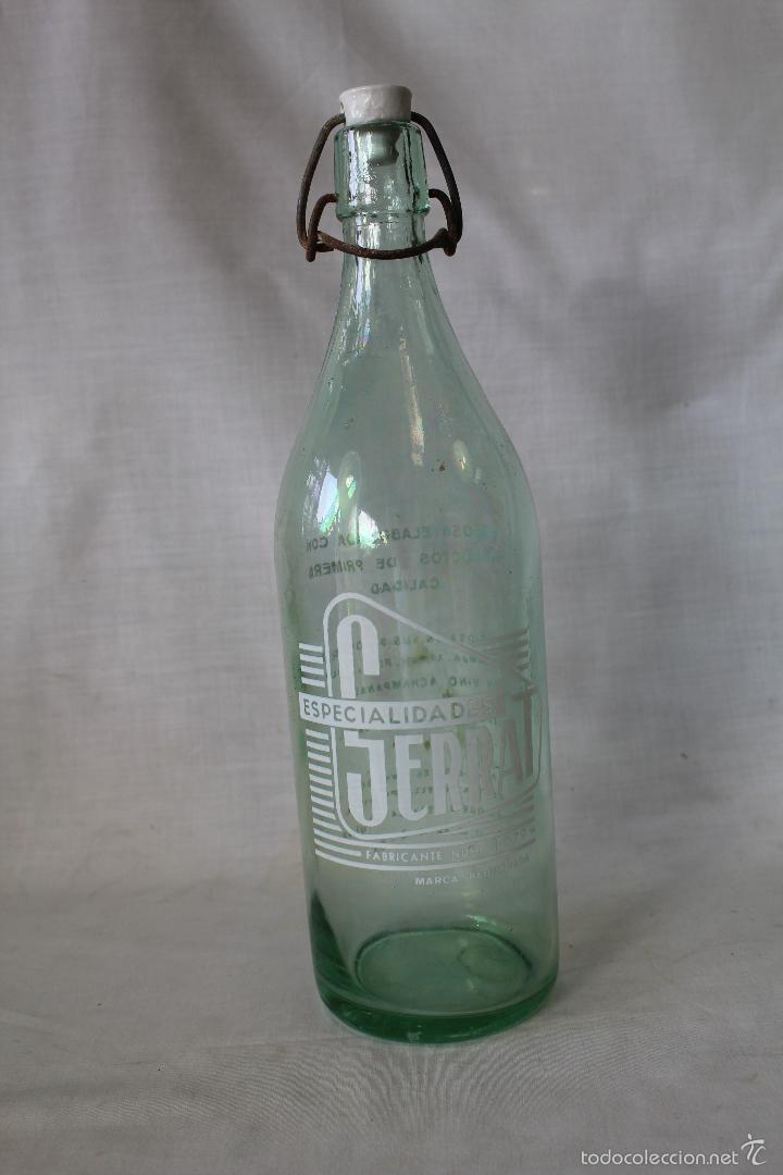 Botellas antiguas: botella de gaseosa serrat - Foto 1