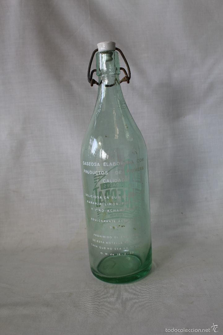 Botellas antiguas: botella de gaseosa serrat - Foto 2