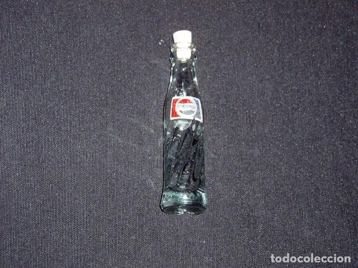 Botellas antiguas: Mini Botella de Pepsi Cola - Foto 3