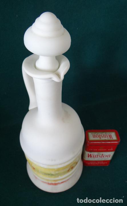 Botellas antiguas: BOTELLA DE LICOR. LICORERA. MODERNISTA. OPALINA. - Foto 4
