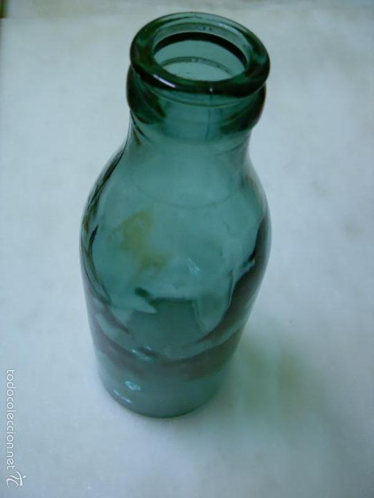 Botellas antiguas: Antigua botella de cuello ancho - Foto 1