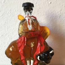 Botellas antiguas: BOTELLA DE MOSCATEL. RECUERDO DE ESPAÑA