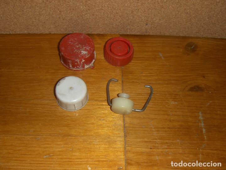 Botellas antiguas: 4 TAPONES DE PLASTICO. - Foto 1