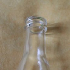 Botellas antiguas: ANTIGUA BOTELLA DE VERMOUTH MARTINI & ROSI-16 º-AÑO 82. Lote 69003909