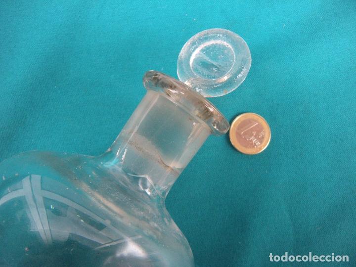Botellas antiguas: ANTIGUA BOTELLA DE LABORATORIO - Foto 2