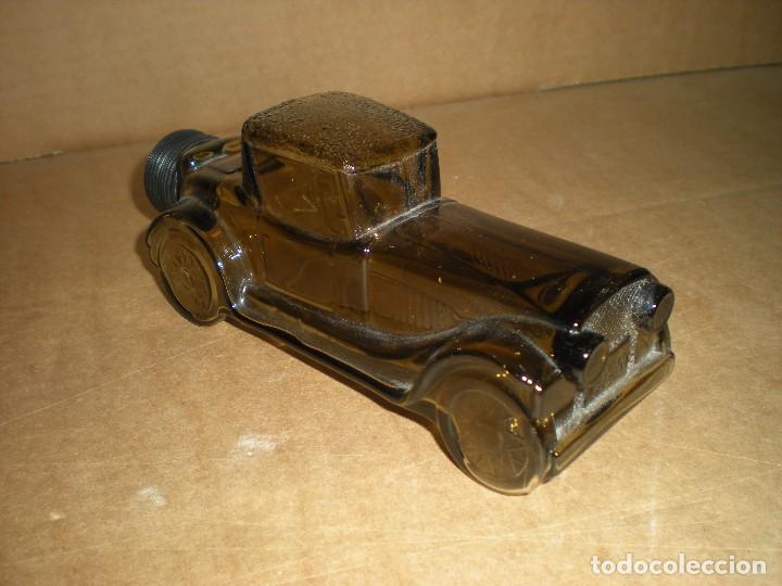 Botellas antiguas: botella de cristal con forma de coche antiguo - Foto 2