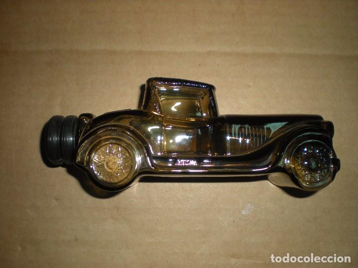 Botellas antiguas: botella de cristal con forma de coche antiguo - Foto 3