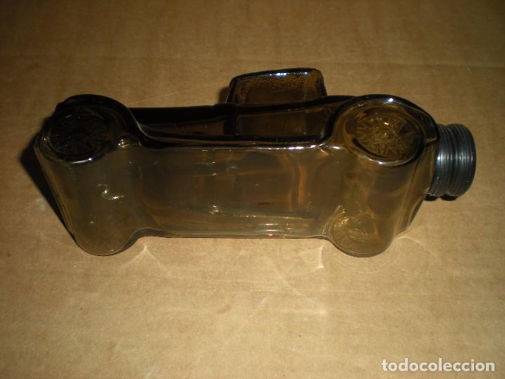 Botellas antiguas: botella de cristal con forma de coche antiguo - Foto 5