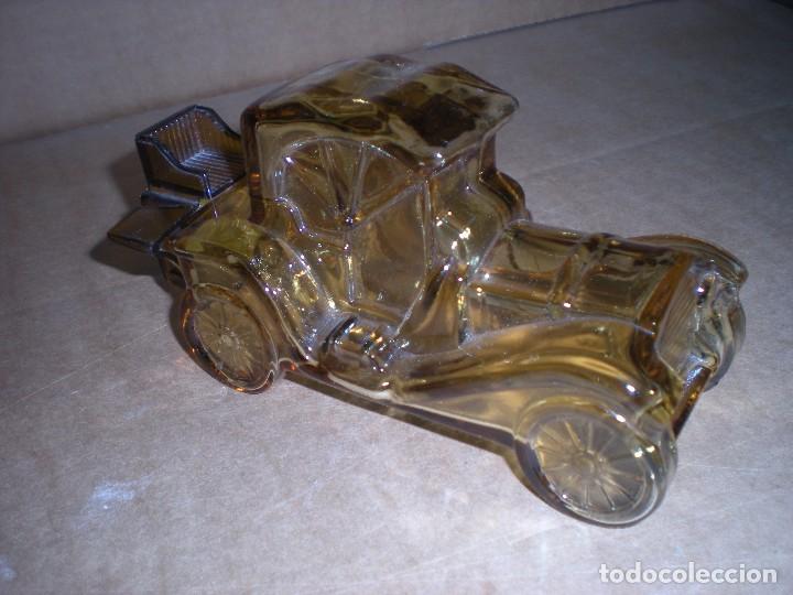 Botellas antiguas: botella de cristal con forma de coche antiguo - Foto 1