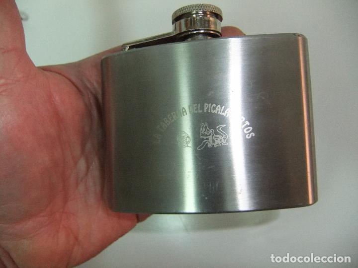 Botellas antiguas: petaca de bolsillo metalica - Foto 4