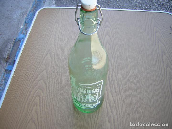 Botellas antiguas: BOTELLA DE GASEOSAS VIDAL - CANILES - Foto 1