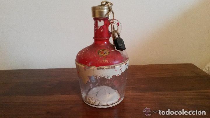 Botellas antiguas: ANTIGUA Y RARA BOTELLA DE WHISKY - Foto 1