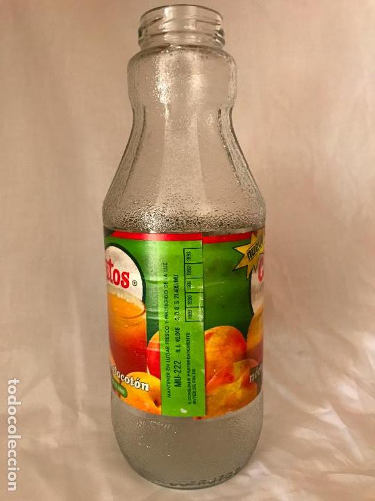 Botellas antiguas: ANTIGUO ENVASE BOTELLA DE NECTAR DE MELOCOTON DE COFRUTOS - Foto 2