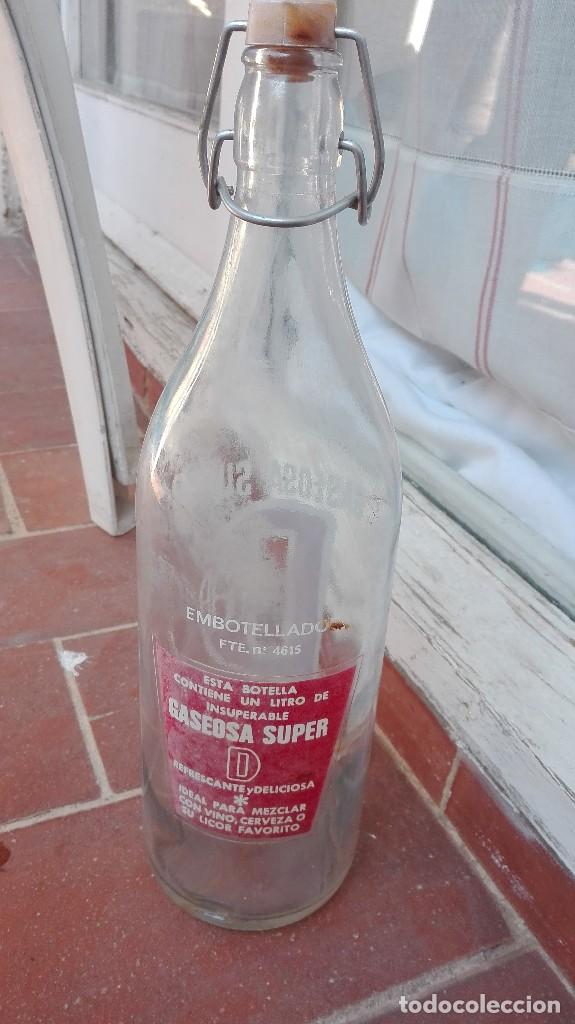 Botellas antiguas: BOTELLA DE GASEOSA SUPER D EXTRA - Foto 2