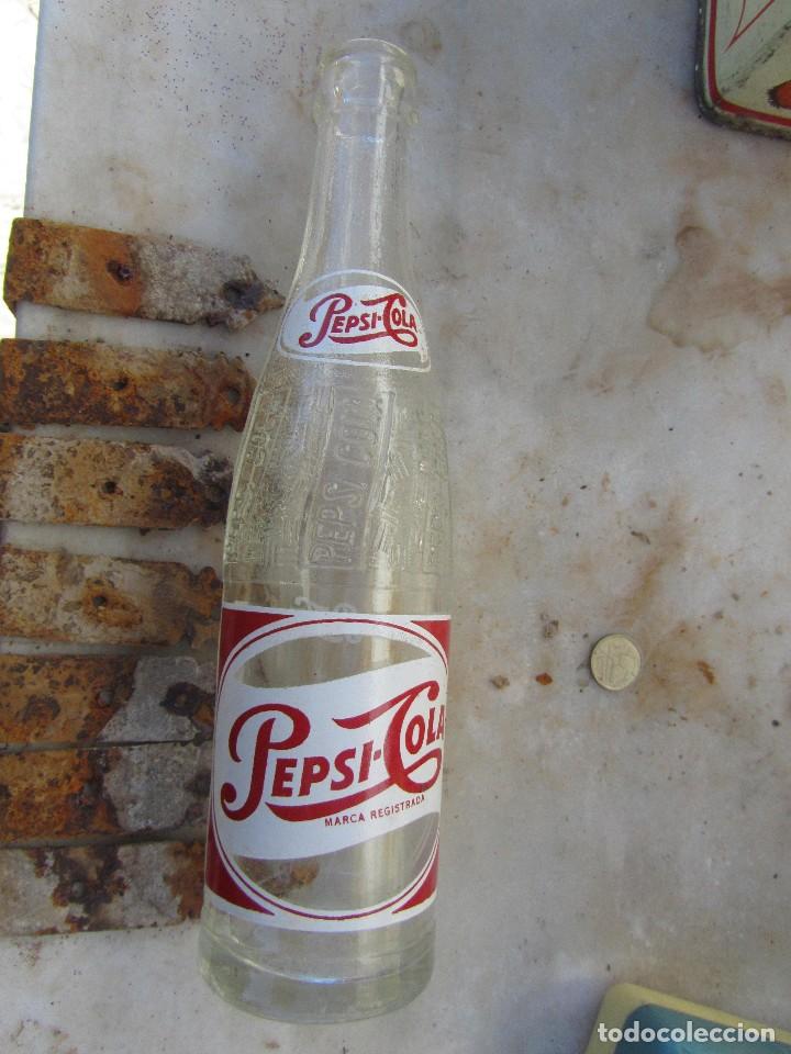 Botellas antiguas: BOTELLIN DE PESI COLA - Foto 1
