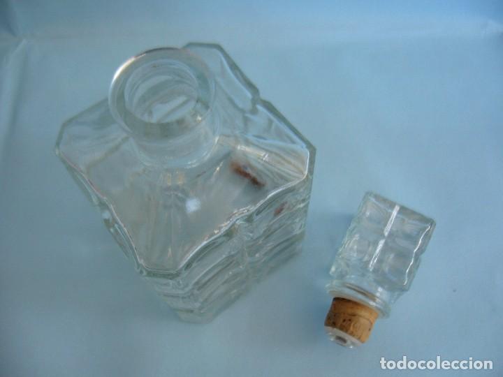 Botellas antiguas: BOTELLA CRISTAL TALLADA - Foto 4