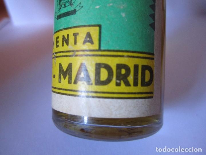 Botellas antiguas: peque&ntilde;a botella menta orte madrid - Foto 3