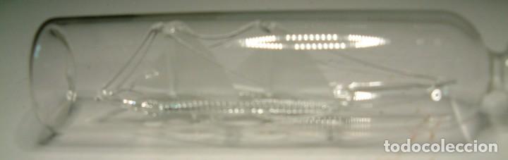 Botellas antiguas: Barco dentro de una botella de cristal - Foto 2