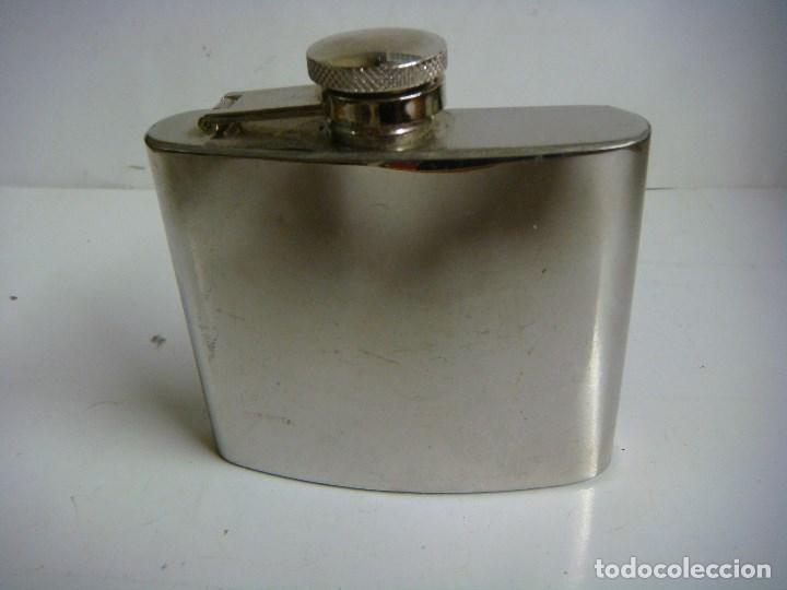 Botellas antiguas: WISKERA EN METAL - Foto 1