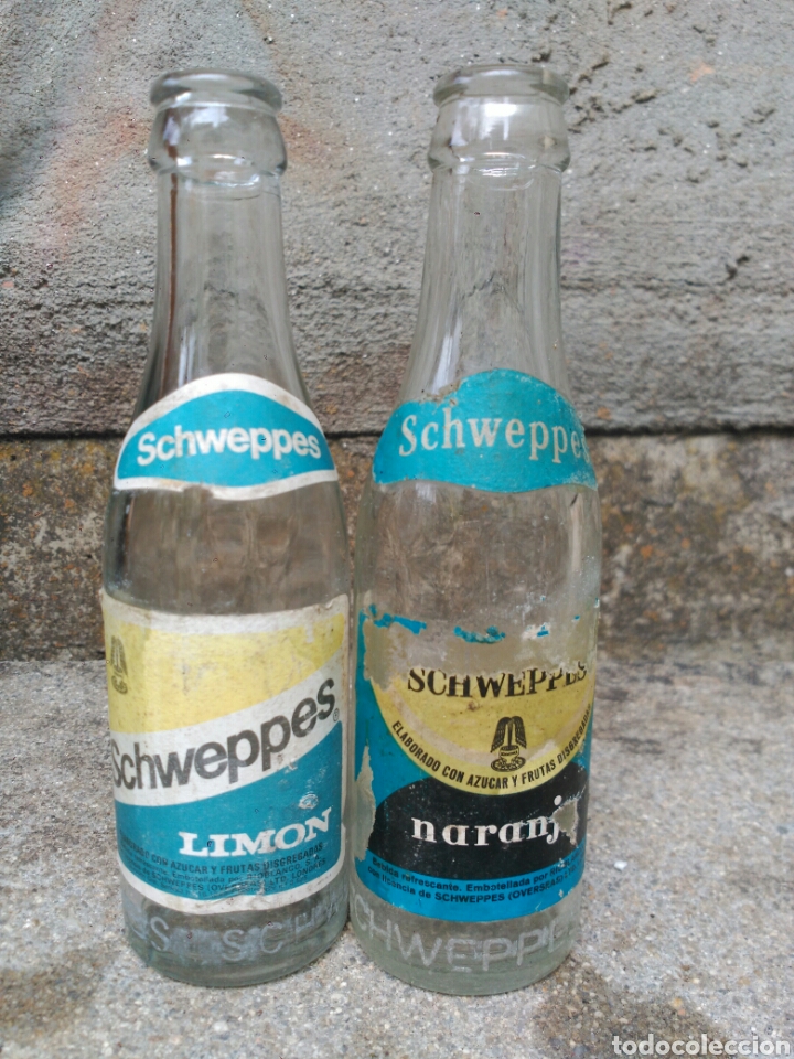 Botellas antiguas: Lote de 2 botellas Schweppes - Foto 1