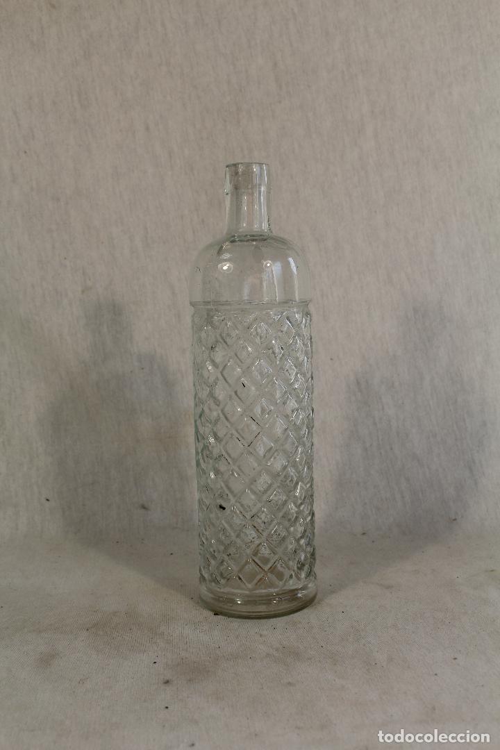 Botellas antiguas: botella antigua de cristal - Foto 1