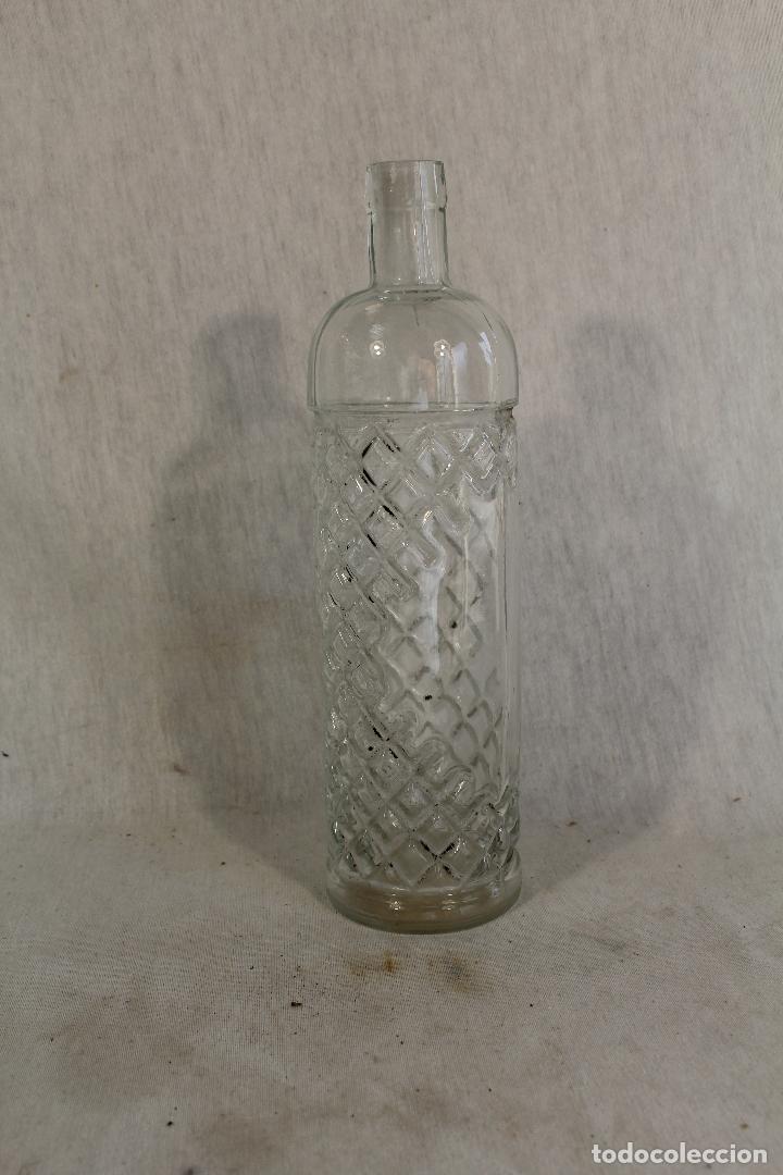 Botellas antiguas: botella antigua de cristal - Foto 2