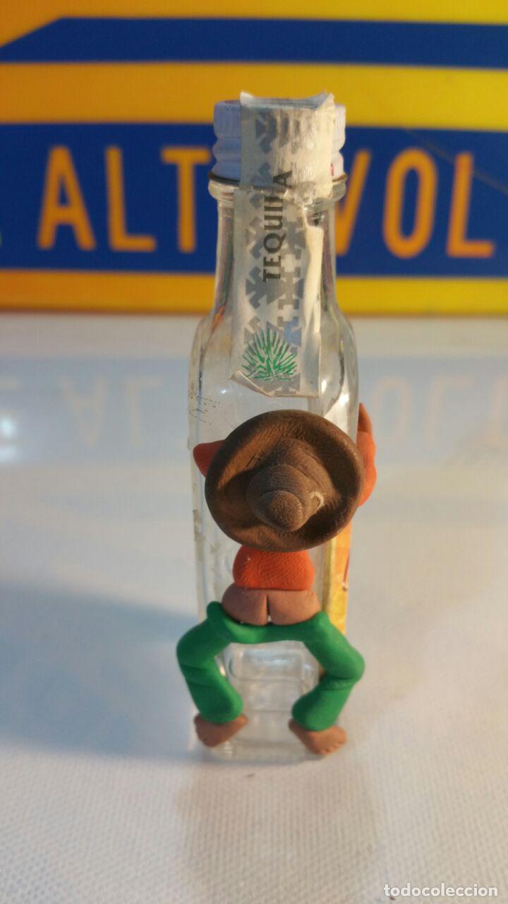 Botellas antiguas: BOTELLIN TEQUILA ORENDAIN - Foto 1