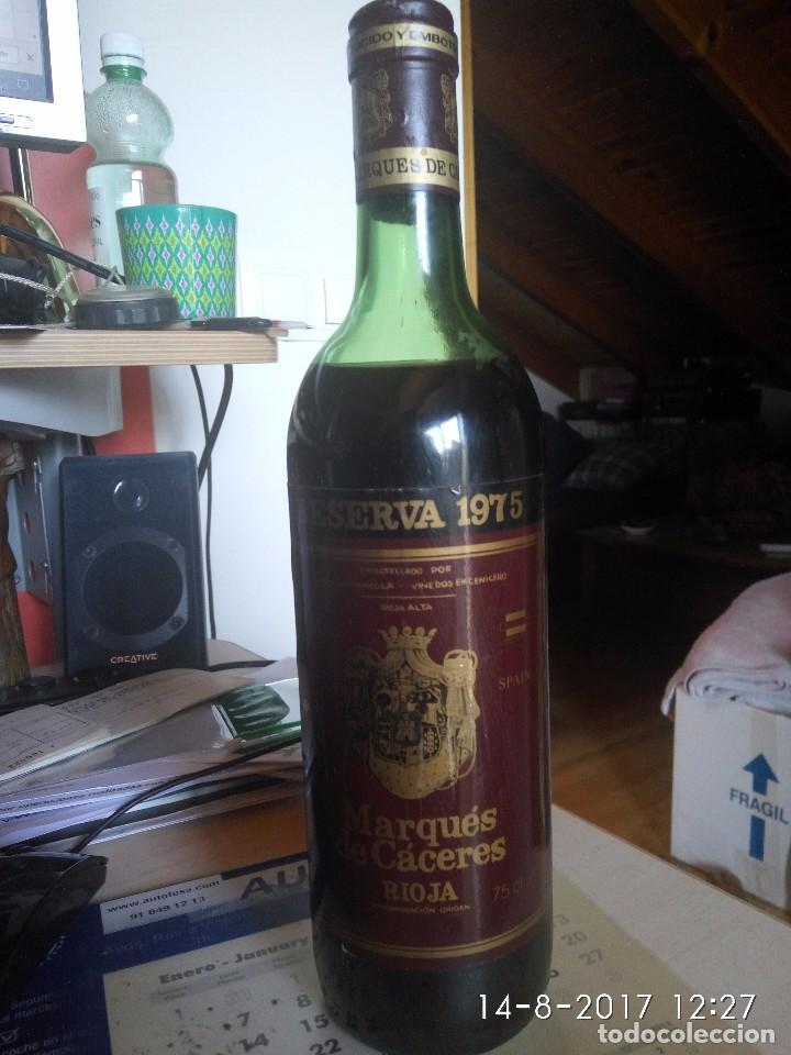 Botellas antiguas: Rioja Marqu&eacute;s de C&aacute;ceres - Reserva 1975 - Foto 1