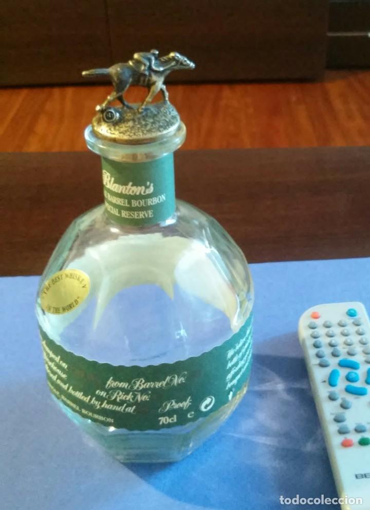 Botellas antiguas: preciosa botella bourbon blantons - Foto 1