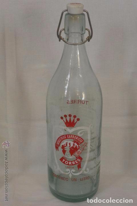 Botellas antiguas: Botella gaseosa TORRES DE &Uacute;BEDA - Foto 1
