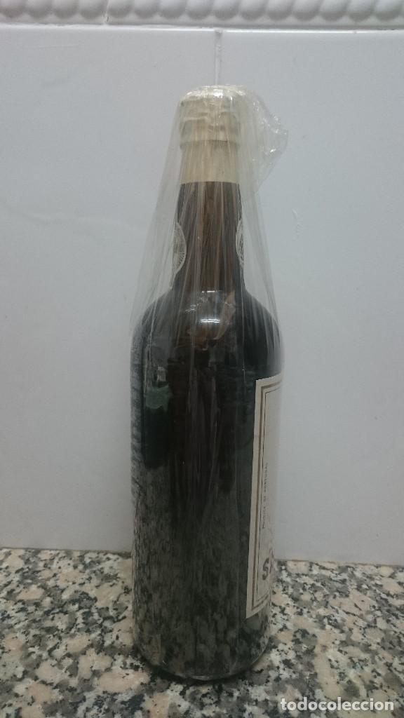 Botellas antiguas: ANTIGUA BOTELLA PORT RUBY SANDEMAN - Foto 6