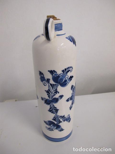 Botellas antiguas: Botella de cer&aacute;mica Elseva de Delft, Holanda. - Foto 2