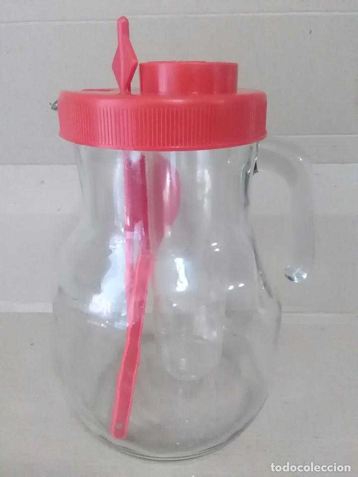 Botellas antiguas: Jarra de la casera cristal - Foto 1