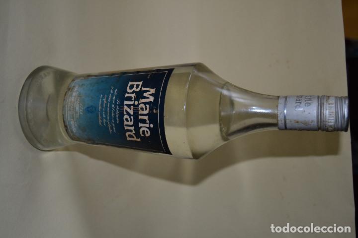 Botellas antiguas: BOTELLA DE MARIE BRIZARD SIN ABRIR - Foto 2