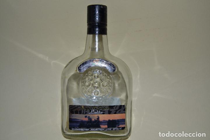 Botellas antiguas: BOTELLA DE LAKKA VACIA - Foto 1