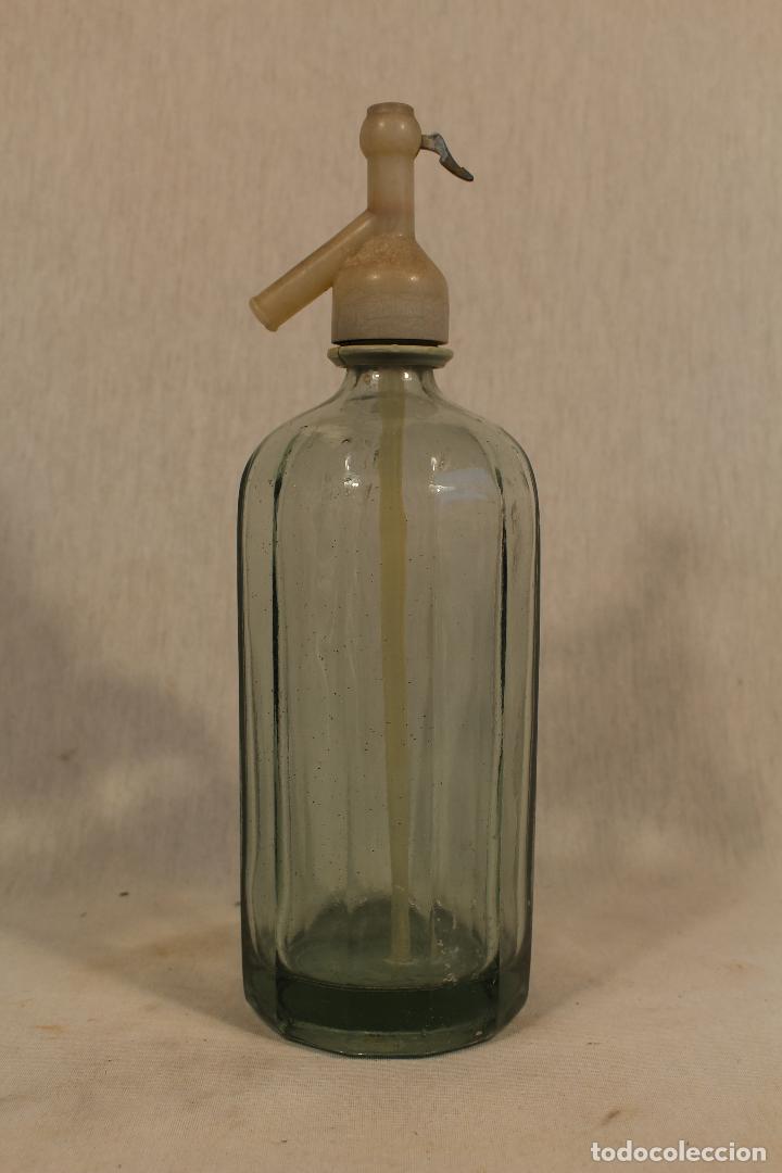 Botellas antiguas: botella de sifon la revoltosa - Foto 1