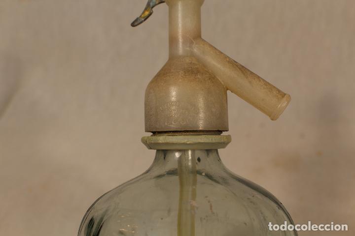 Botellas antiguas: botella de sifon la revoltosa - Foto 2
