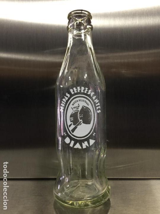 Botellas antiguas: RARA BOTELLA DE REFRESCOS DIANA - Foto 5