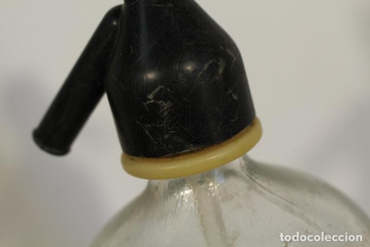 Botellas antiguas: botella sif&oacute;n la pitusa - murcia - - Foto 2